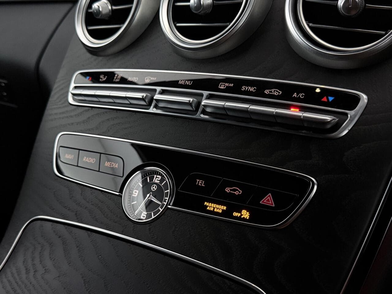 Mercedes-Benz C Class thumbnail Interior Front