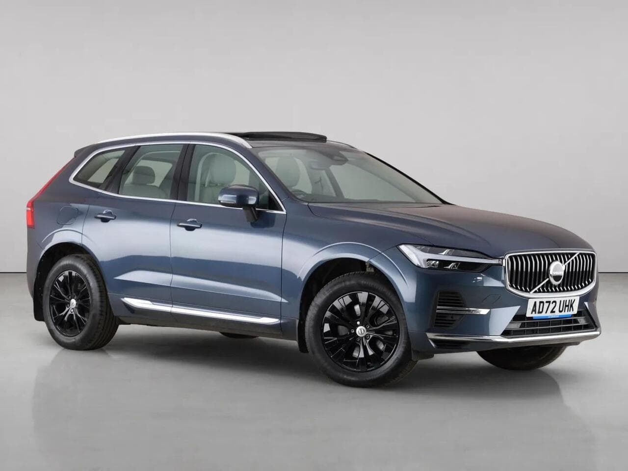 Volvo XC60 - Volvo XC60 2.0h T6 Recharge 18.8kWh Core SUV 5dr Petrol Plug-in Hybrid Auto AWD Euro 6 (s/s) (350 ps)