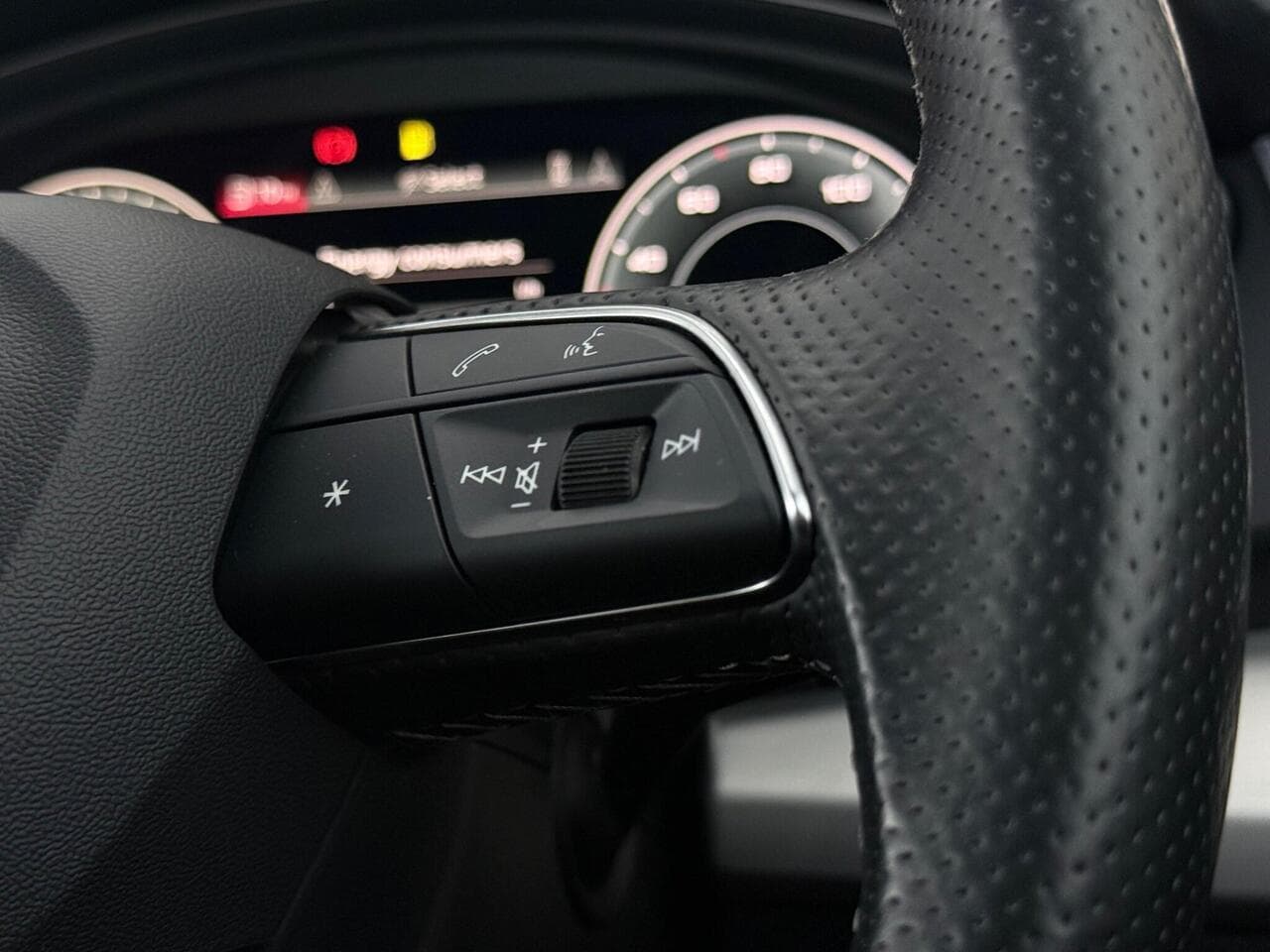 Audi Q5 thumbnail Misc Controls