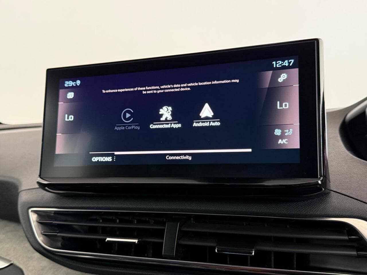 Peugeot 3008 thumbnail Infotainment System