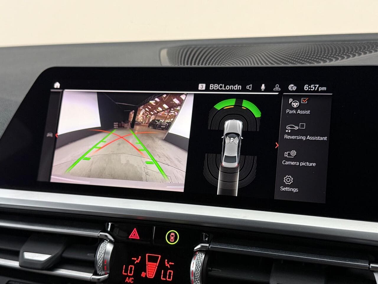 BMW 3 Series thumbnail Infotainment System