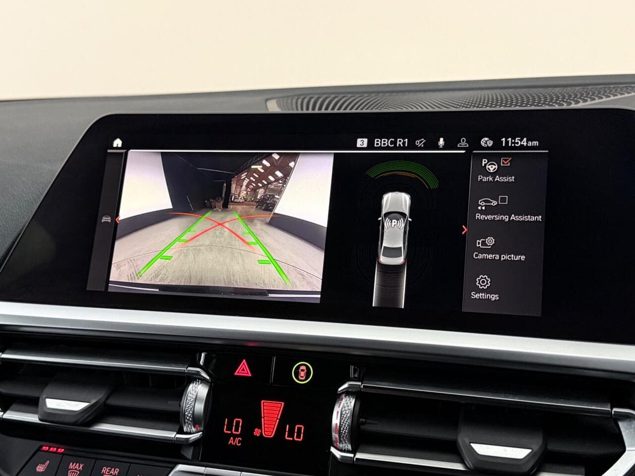 BMW 3 Series thumbnail Infotainment System