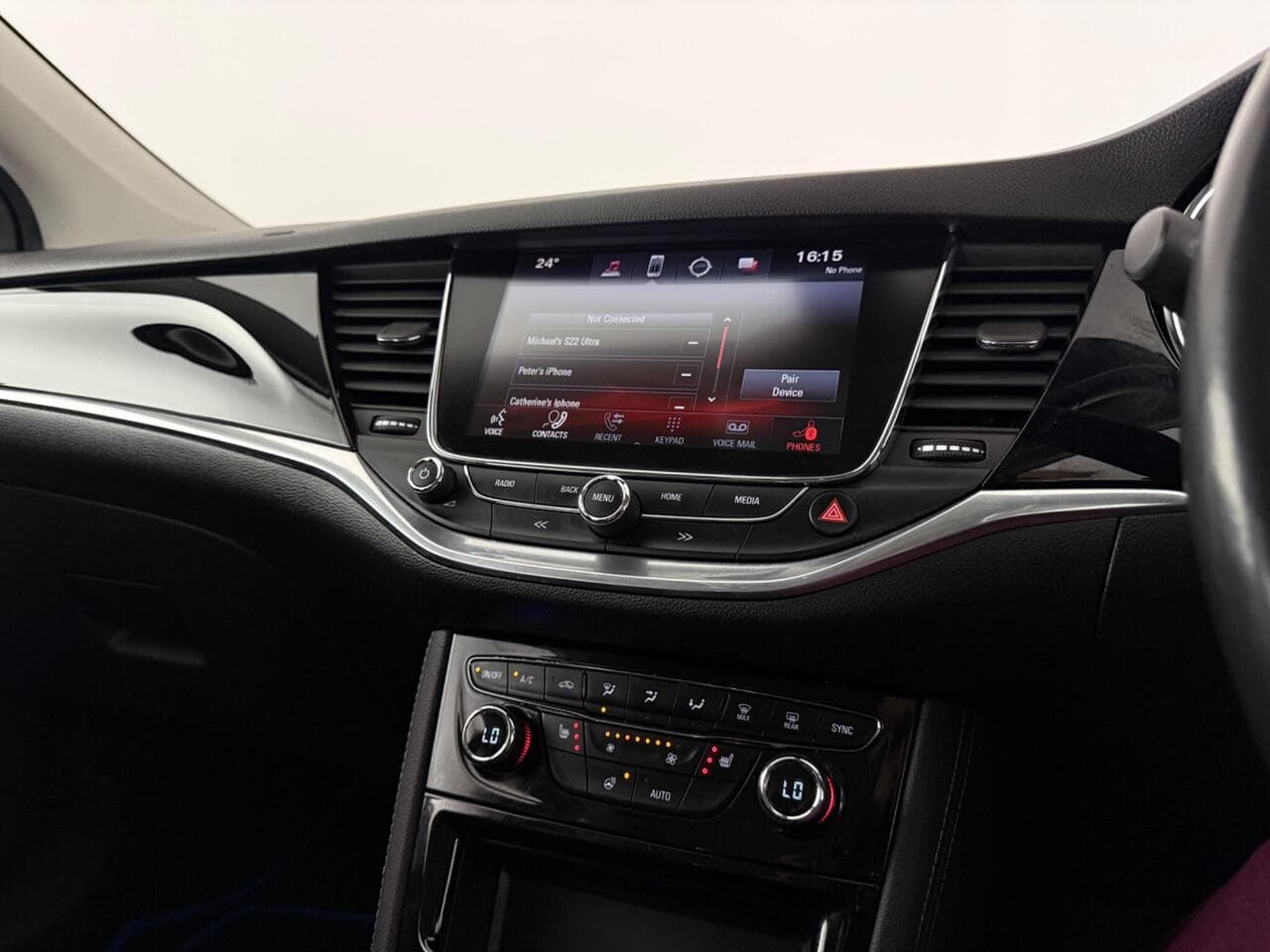 Vauxhall Astra thumbnail Infotainment System