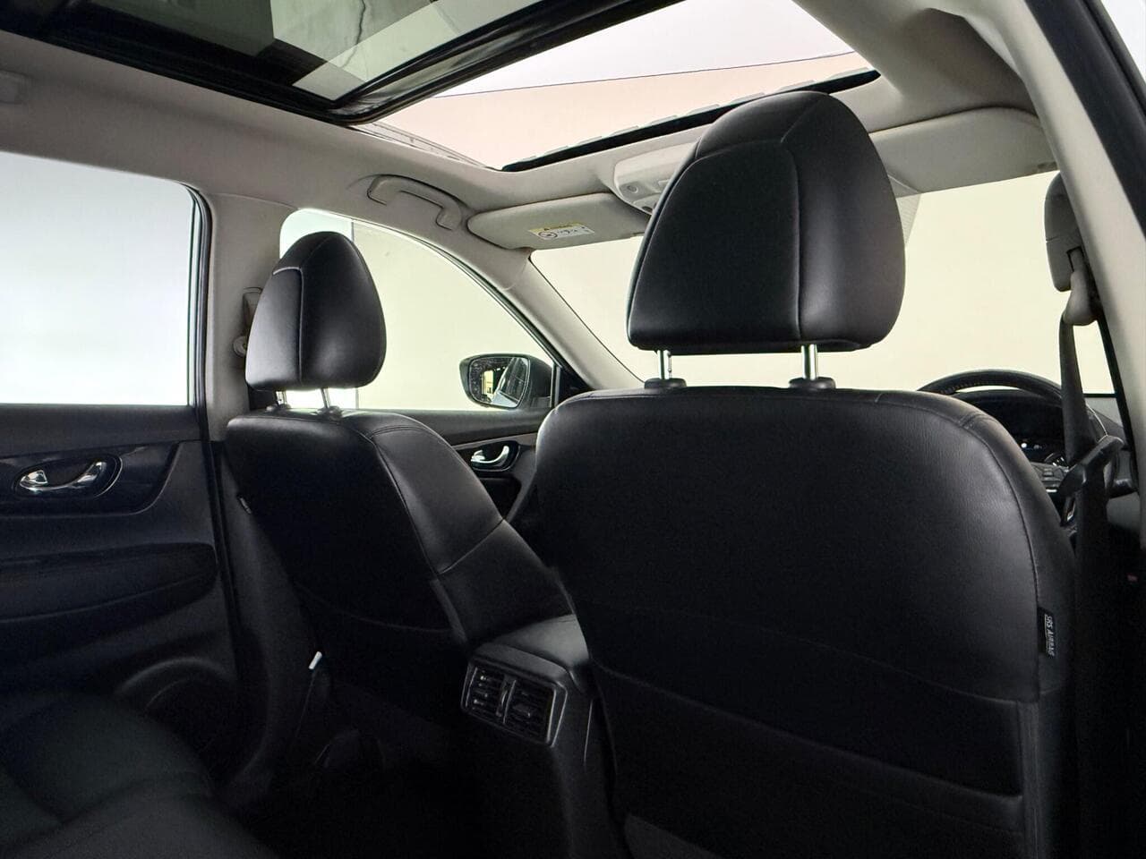 Nissan X-Trail thumbnail Seats Rear