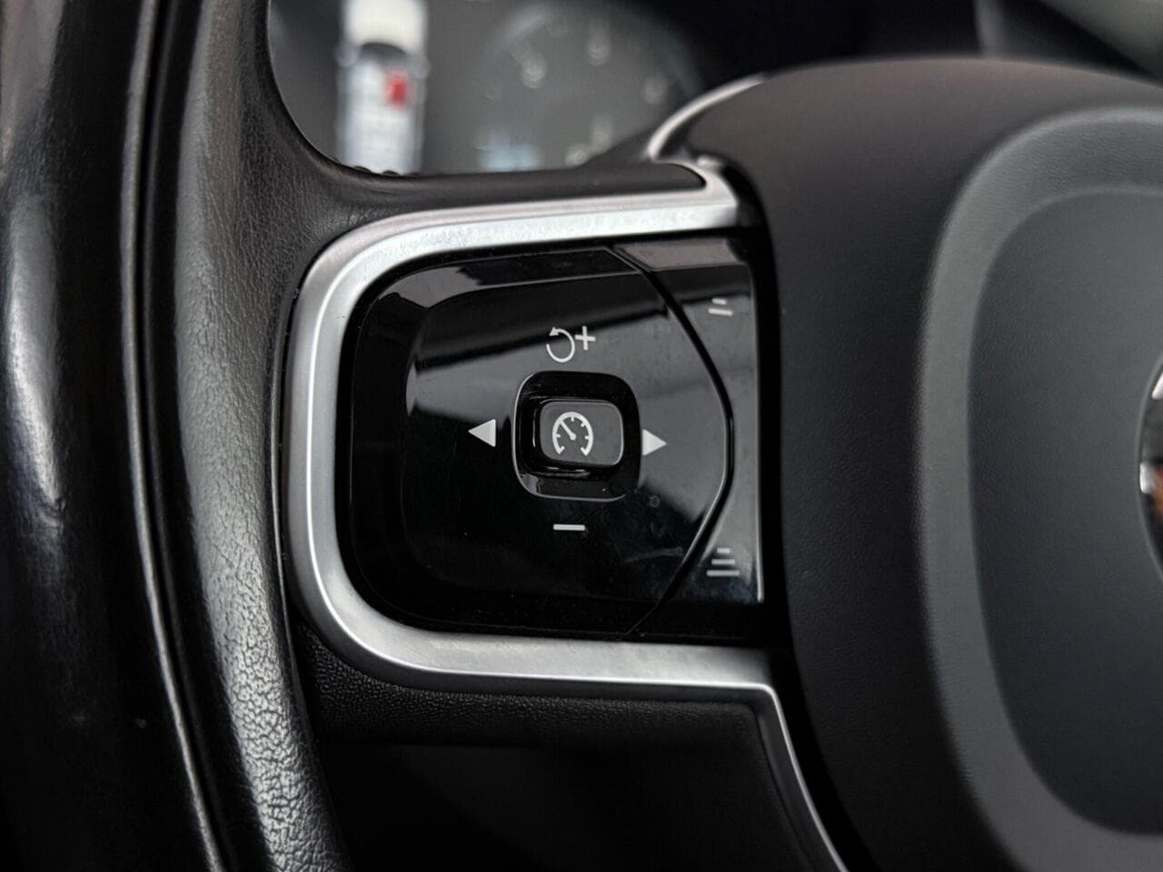 Volvo XC90 thumbnail Misc Controls