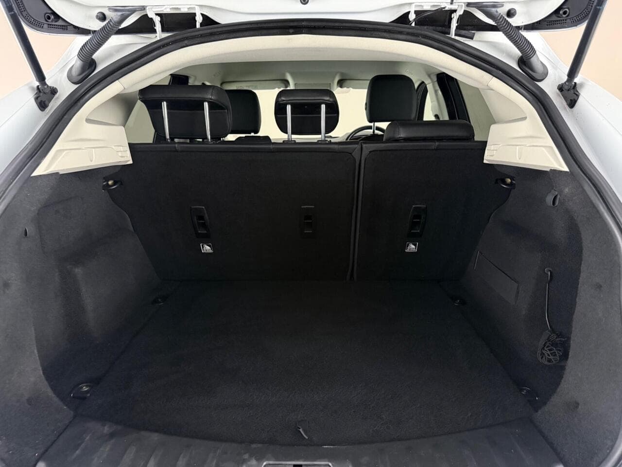 Jaguar E-PACE thumbnail Boot