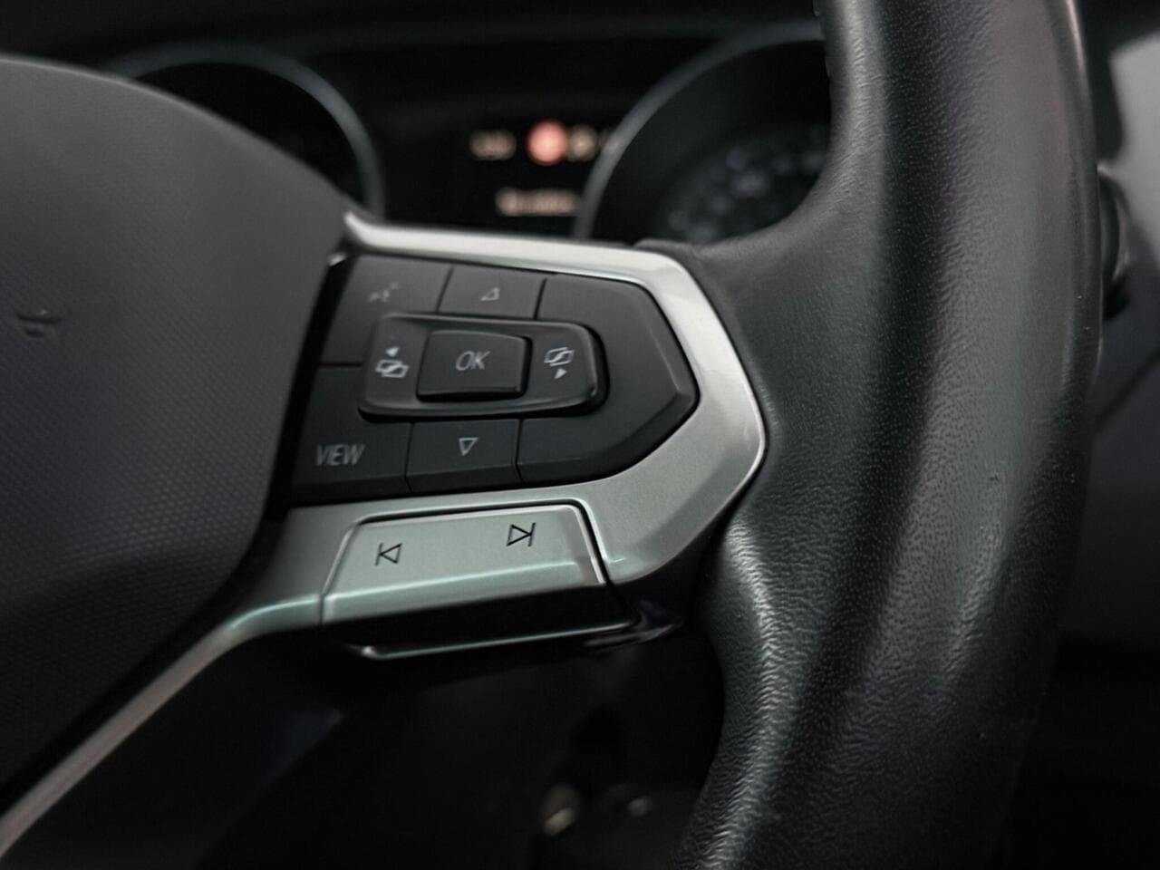Volkswagen Tiguan thumbnail Misc Controls