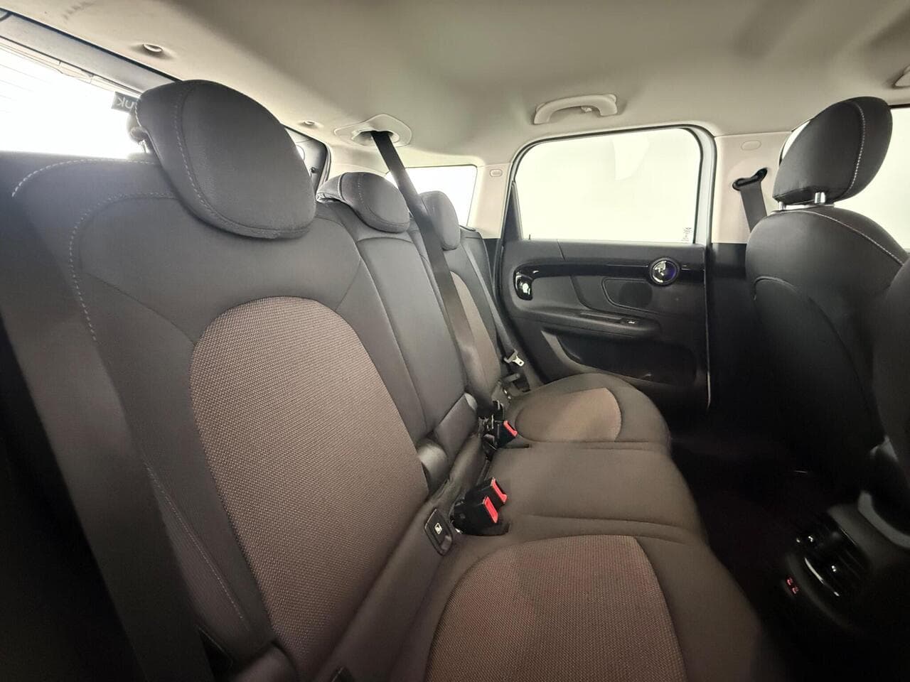 MINI Countryman thumbnail Seats Rear