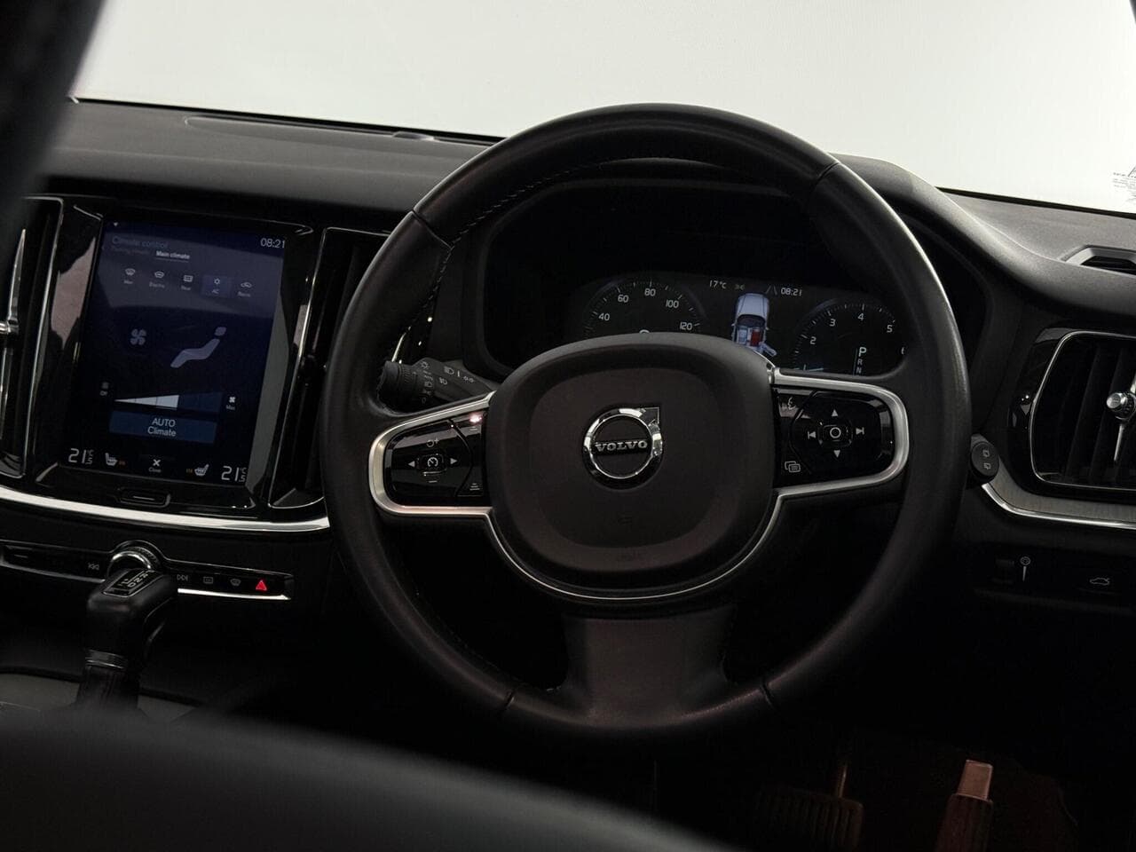 Volvo V60 thumbnail Steering Wheel