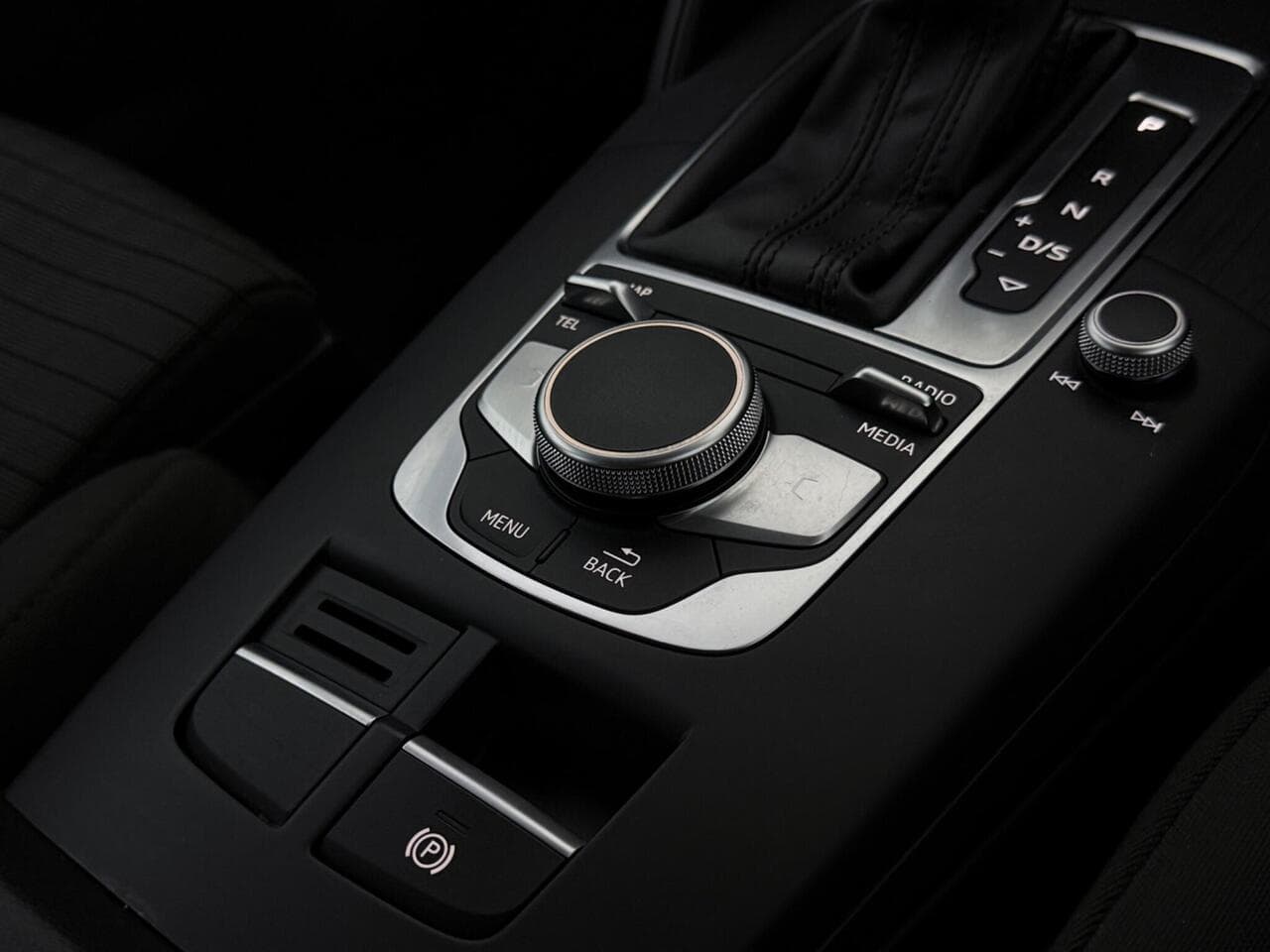 Audi A3 thumbnail Misc Controls