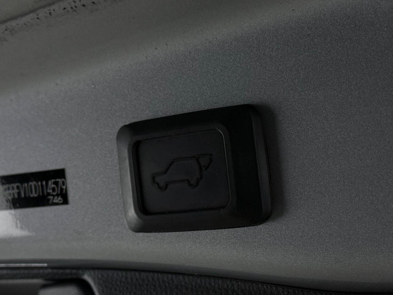 Toyota RAV4 thumbnail Misc Controls