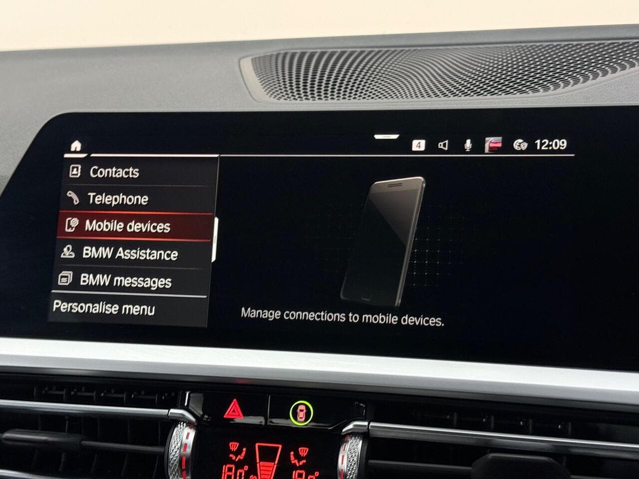 BMW 3 Series thumbnail Infotainment System