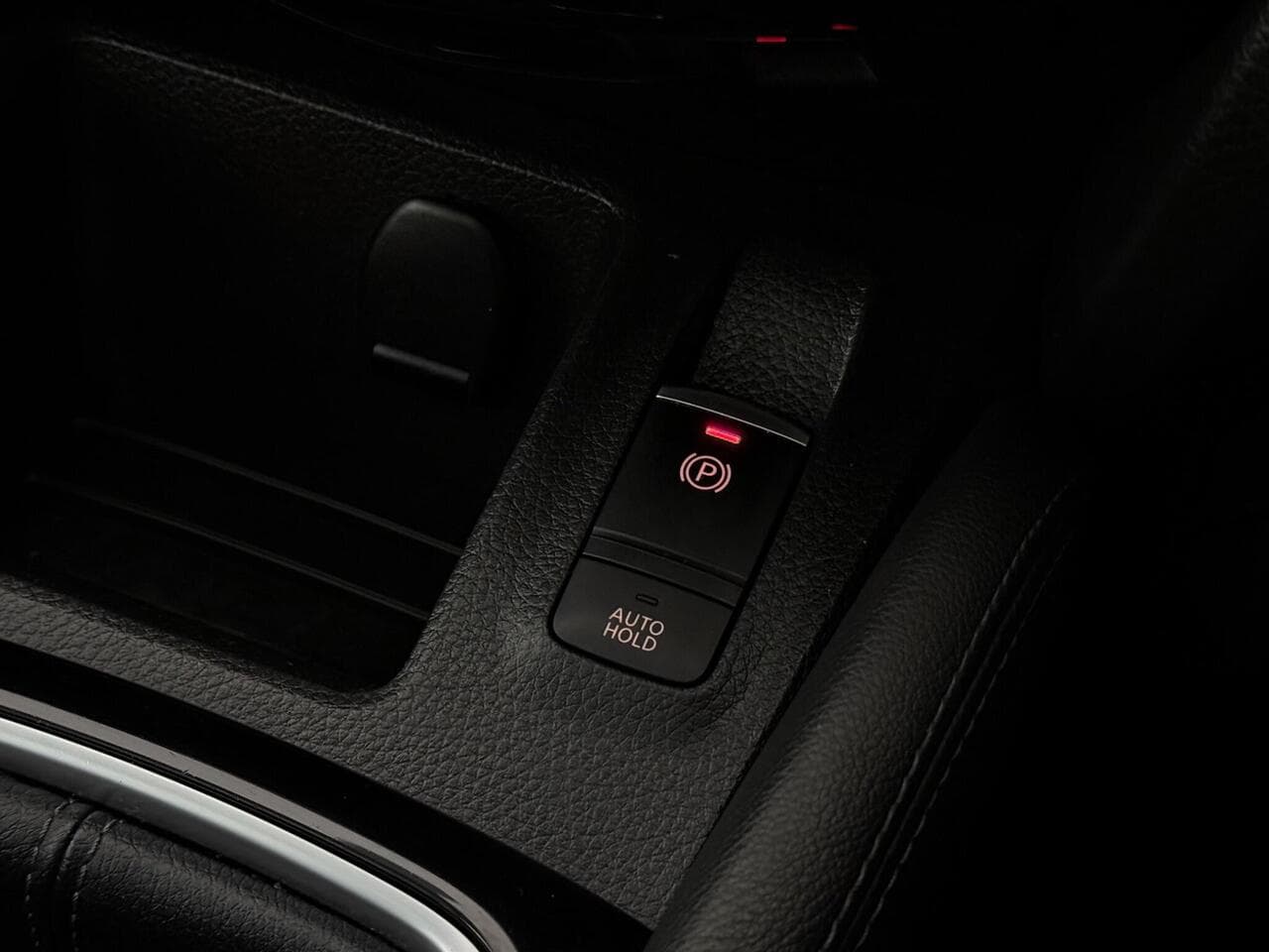 Nissan Qashqai thumbnail Misc Controls