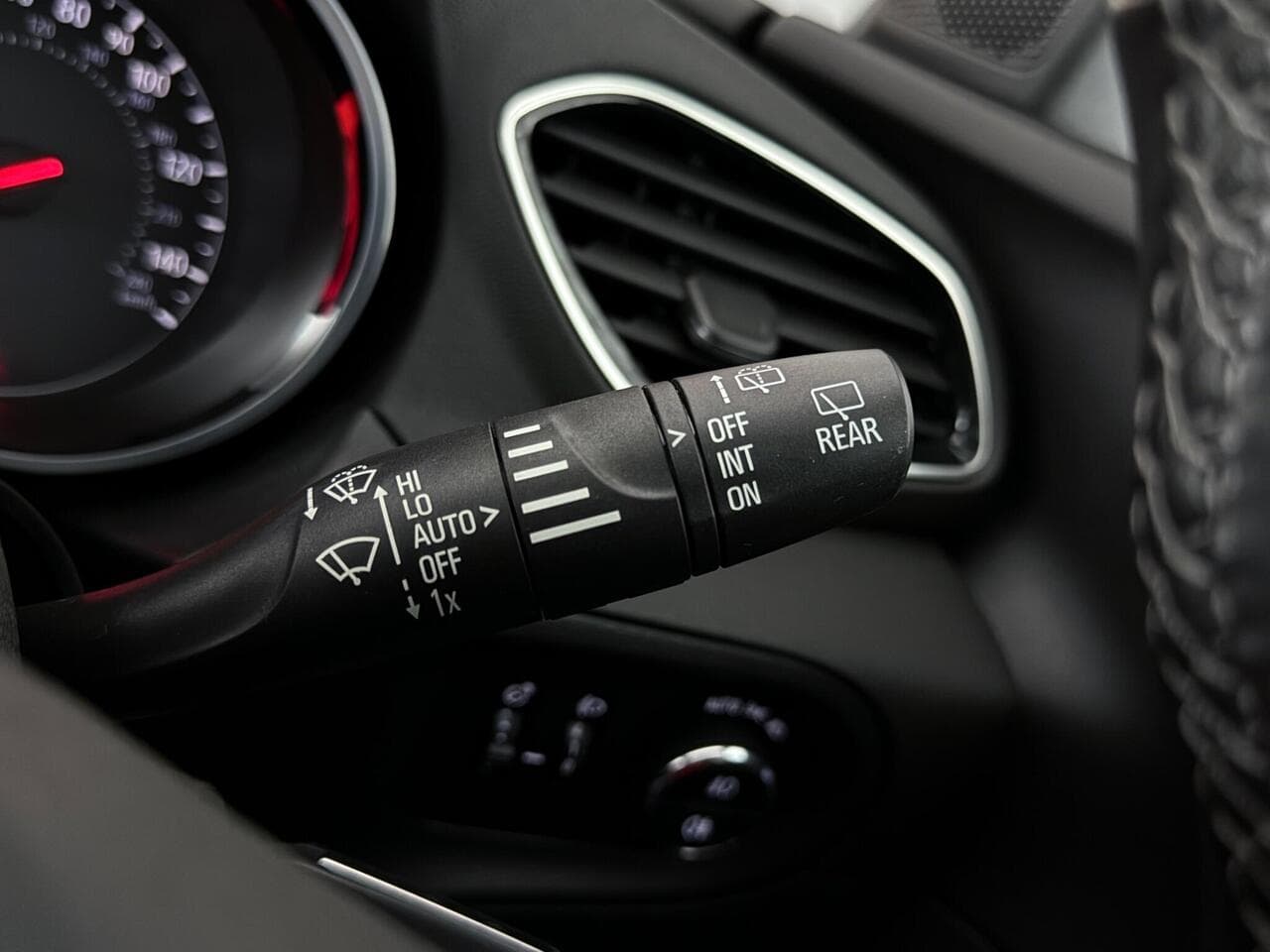 Vauxhall Grandland X thumbnail Misc Controls