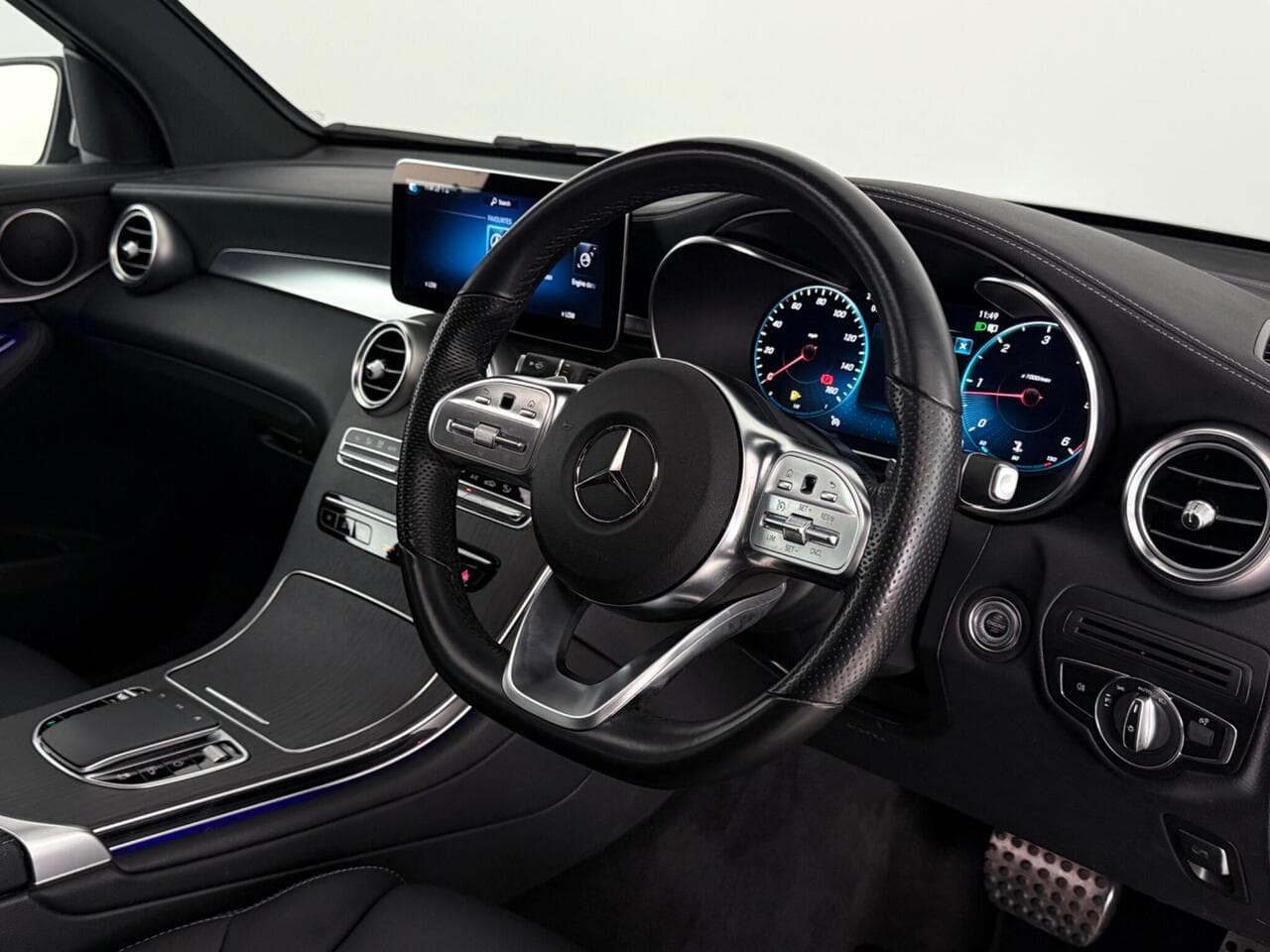 Mercedes-Benz GLC thumbnail Interior Front