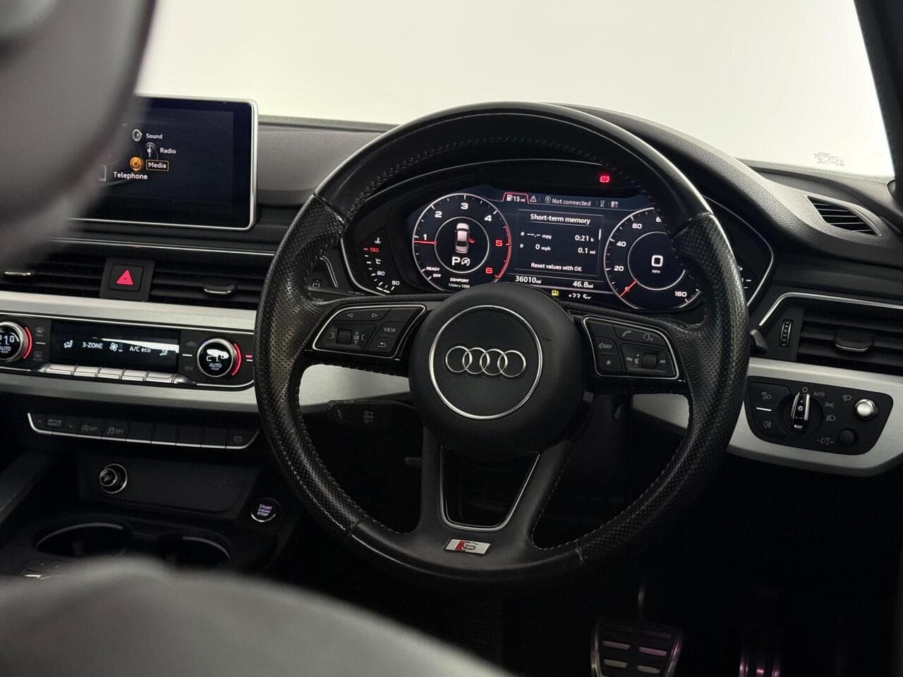 Audi A4 thumbnail Steering Wheel