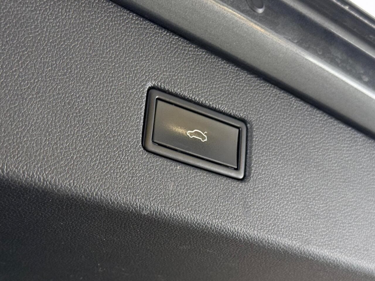 Volkswagen Tiguan thumbnail Misc Controls