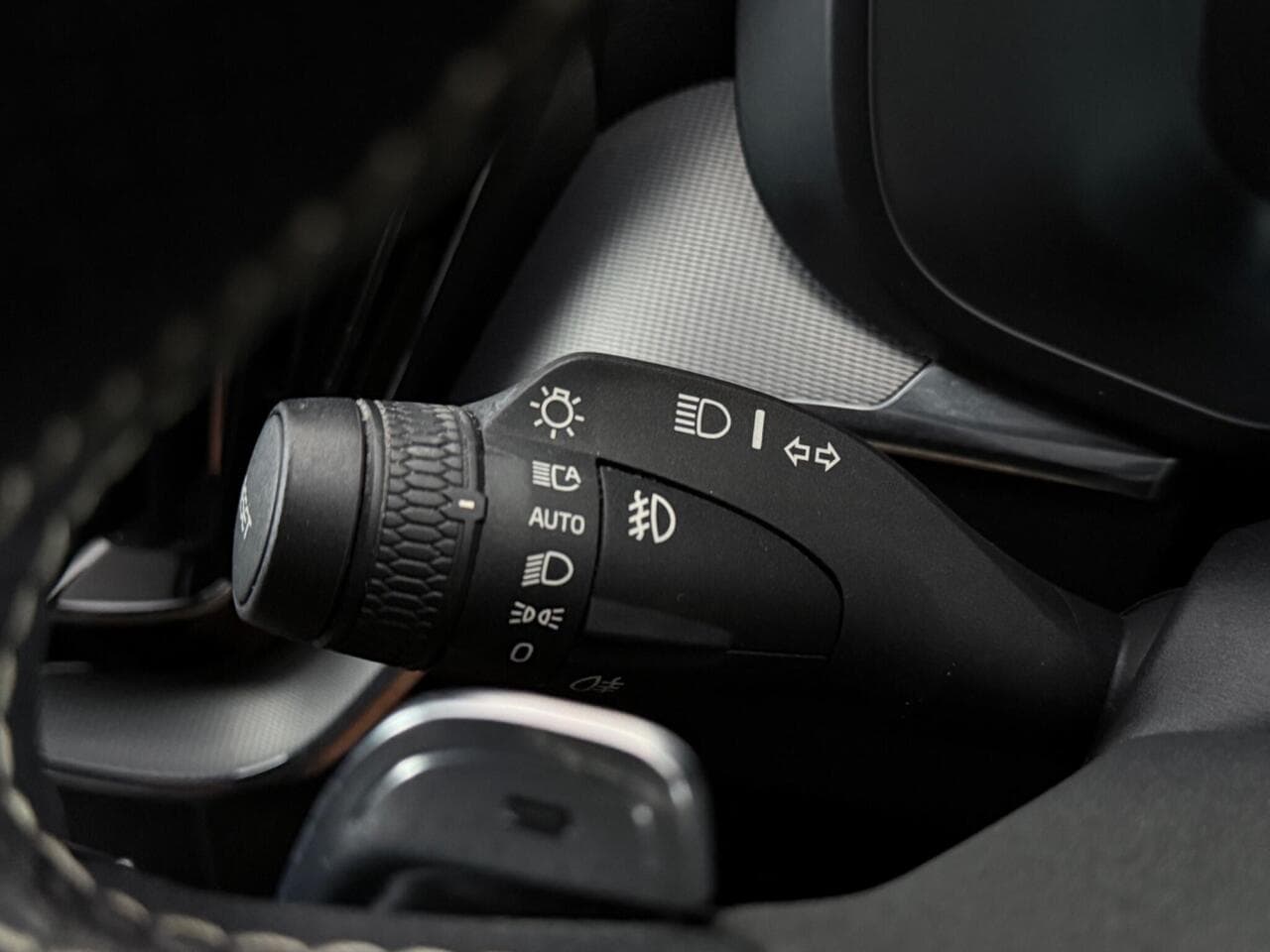 Volvo XC60 thumbnail Misc Controls