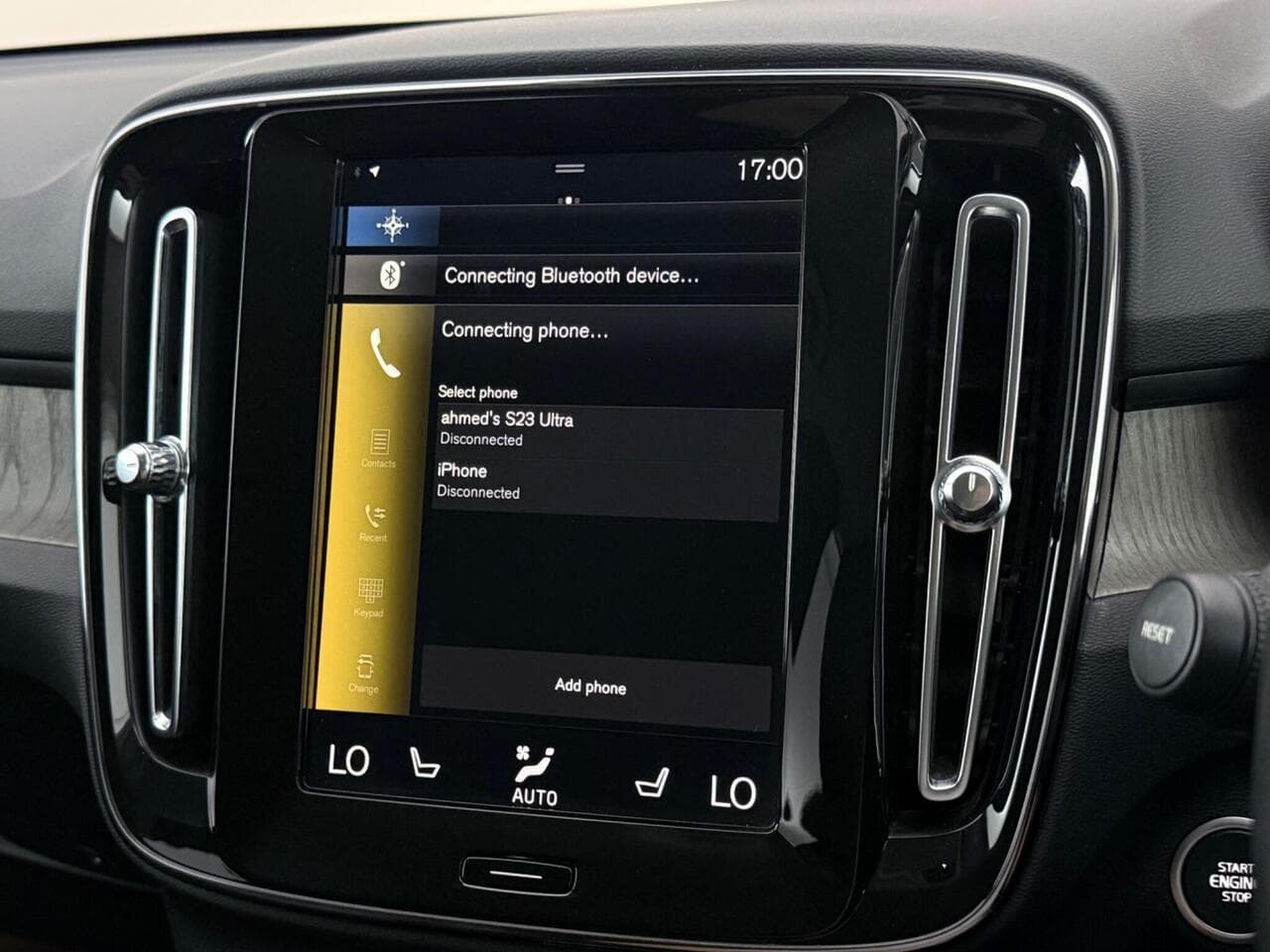 Volvo XC40 thumbnail Infotainment System