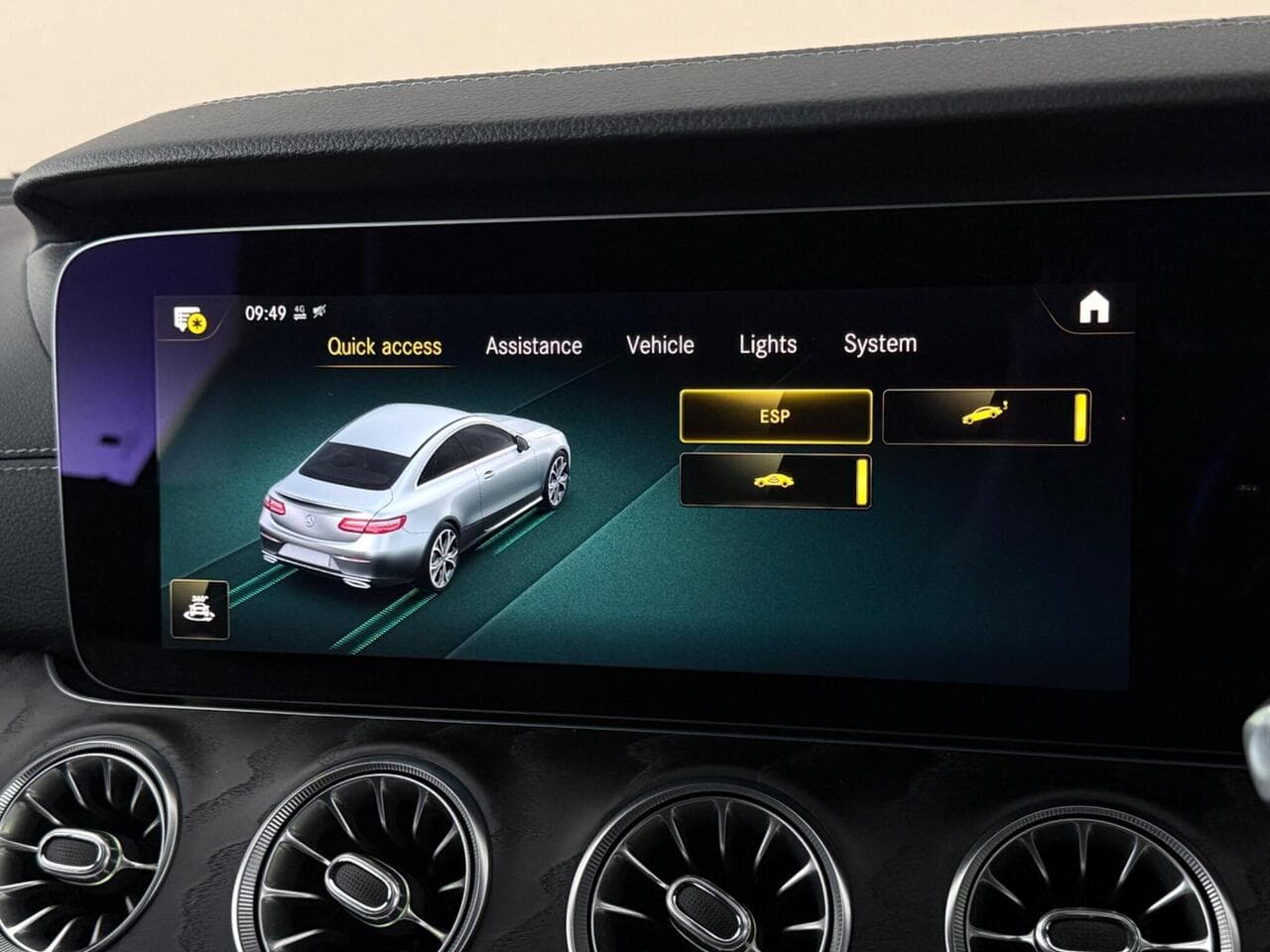 Mercedes-Benz E Class thumbnail Infotainment System