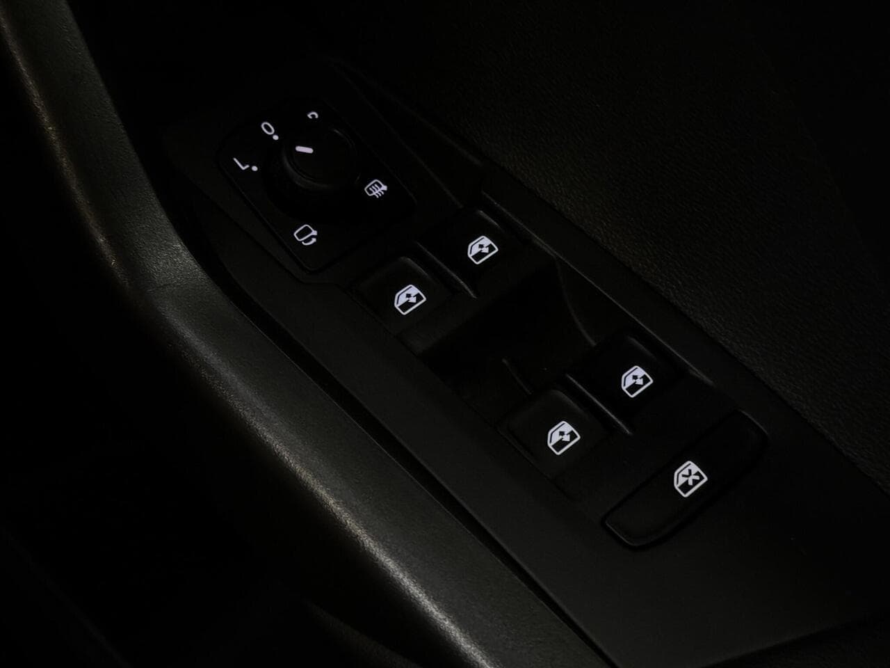 Volkswagen T-Cross thumbnail Misc Controls