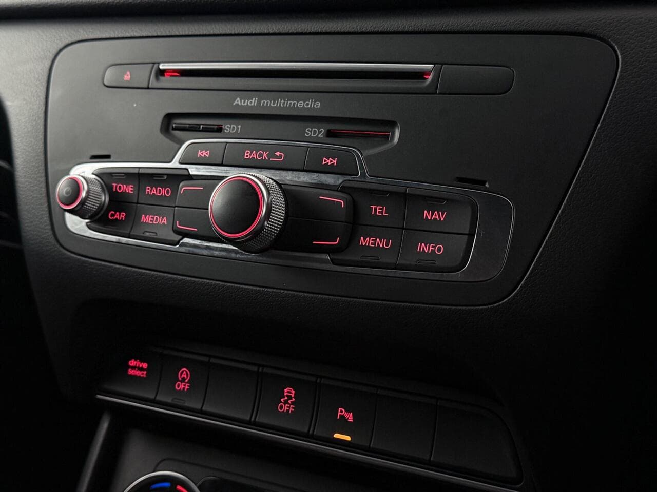Audi Q3 thumbnail Misc Controls