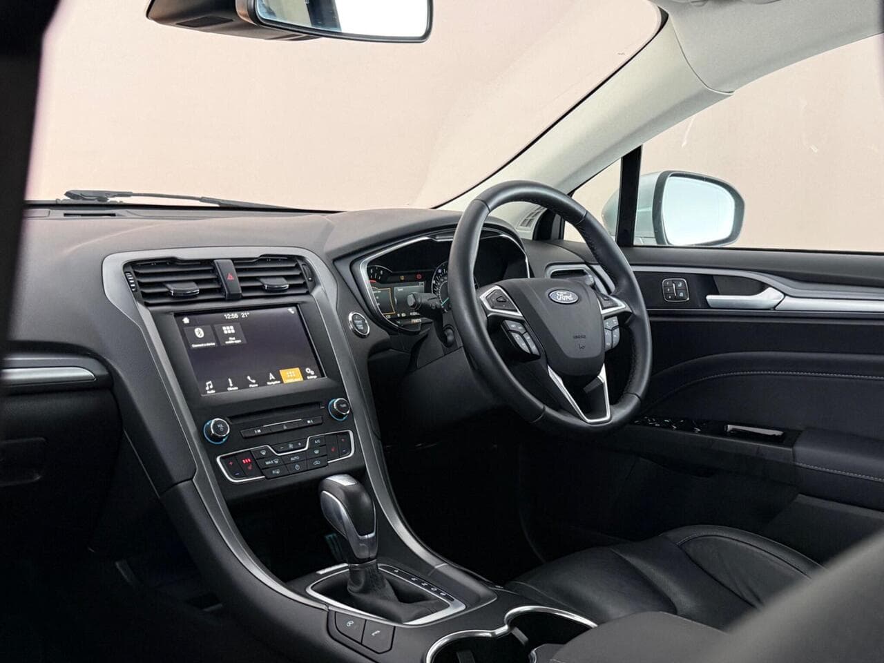 Ford Mondeo thumbnail Interior Front