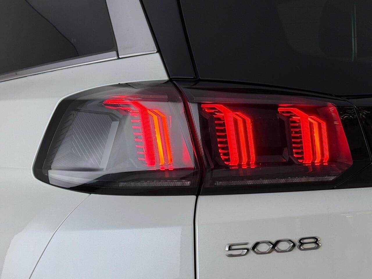 Peugeot 5008 thumbnail Lights Rear