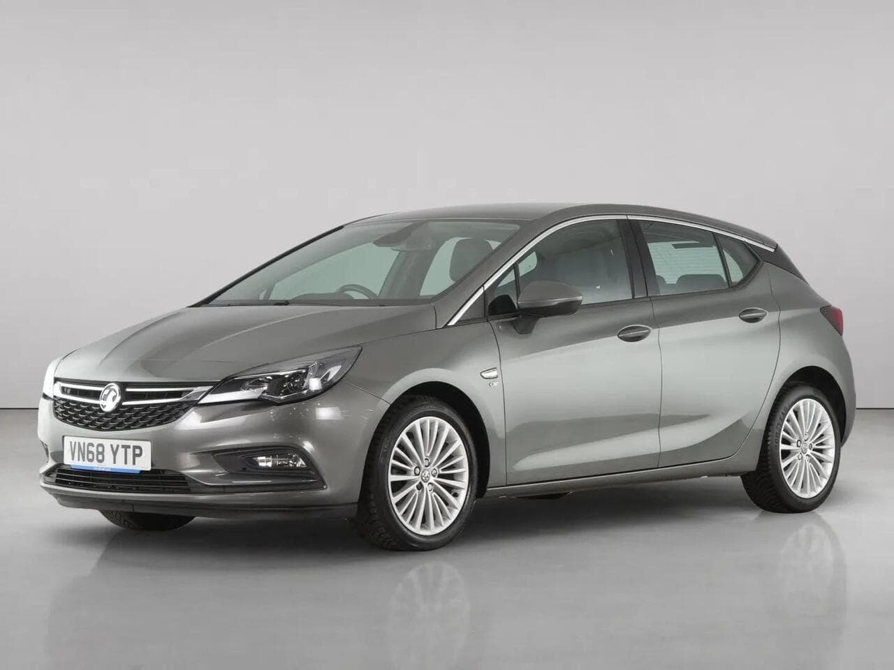 Vauxhall Astra thumbnail Front Left
