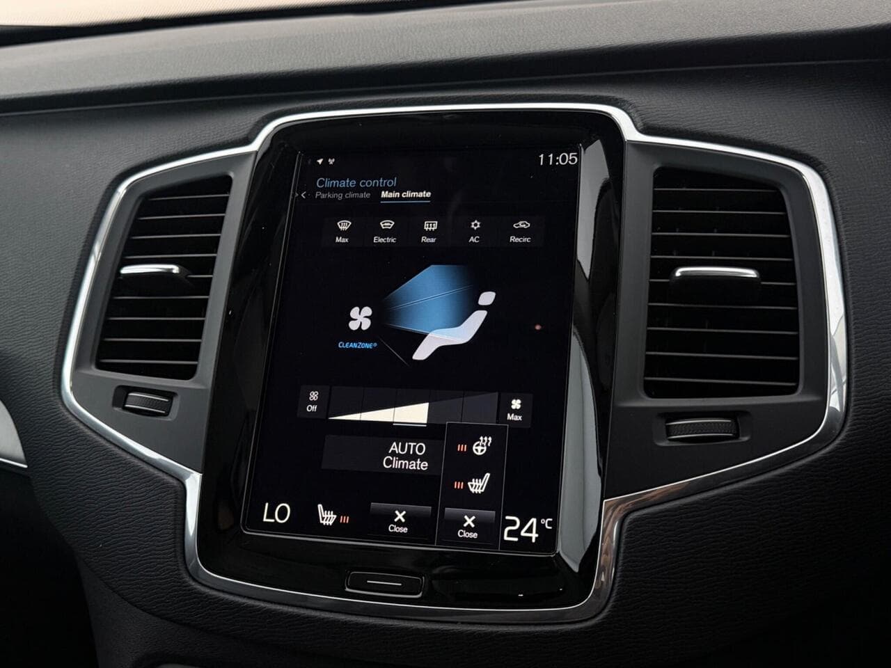 Volvo XC90 thumbnail Infotainment System