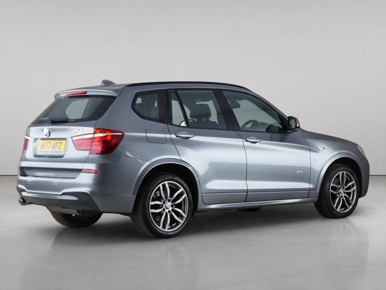 BMW X3 thumbnail Side Right