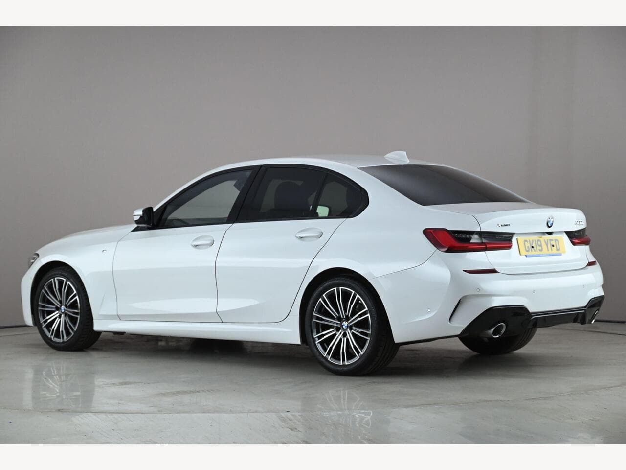 BMW 3 Series thumbnail Rear Left