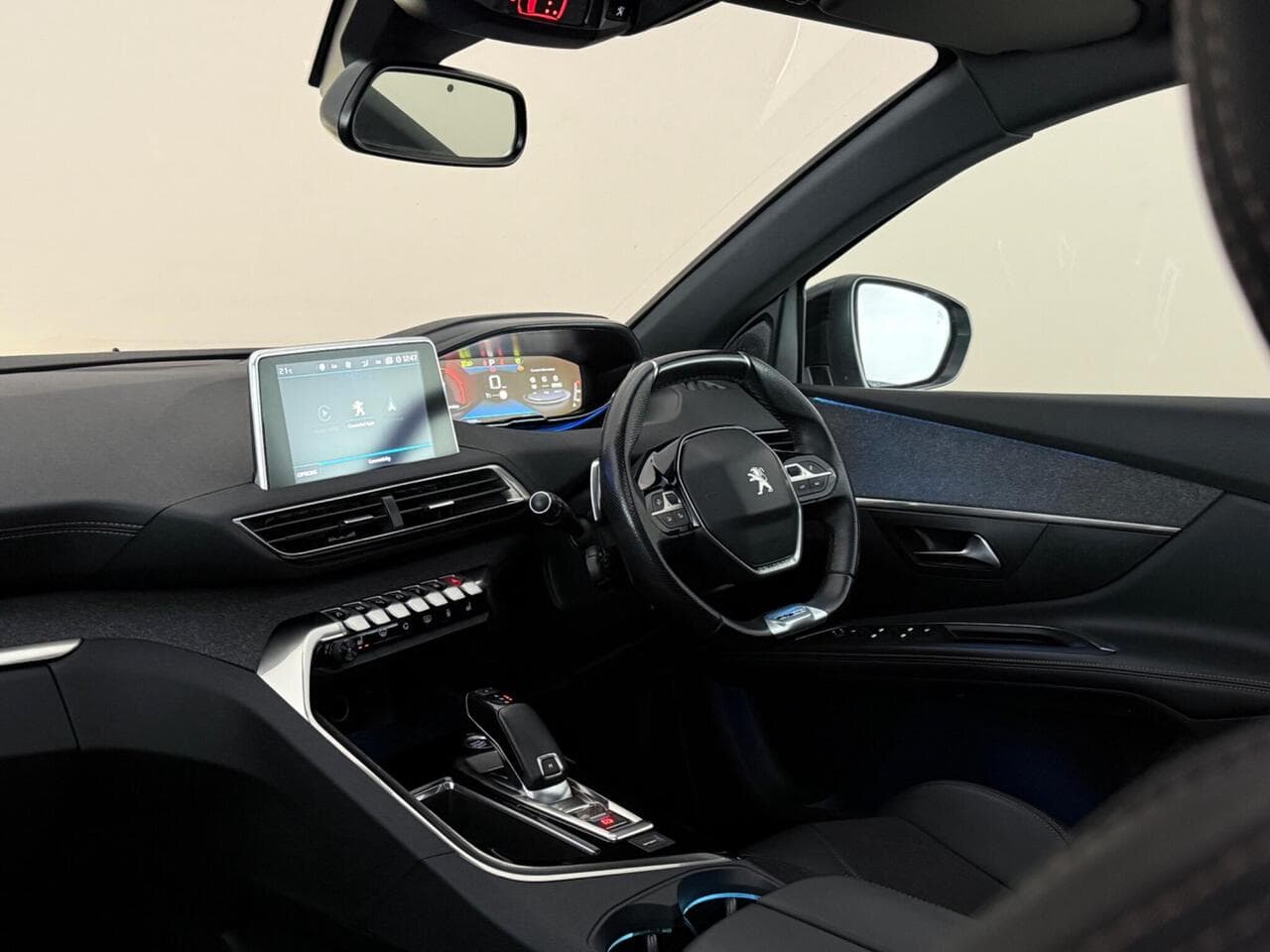 Peugeot 5008 thumbnail Interior Front