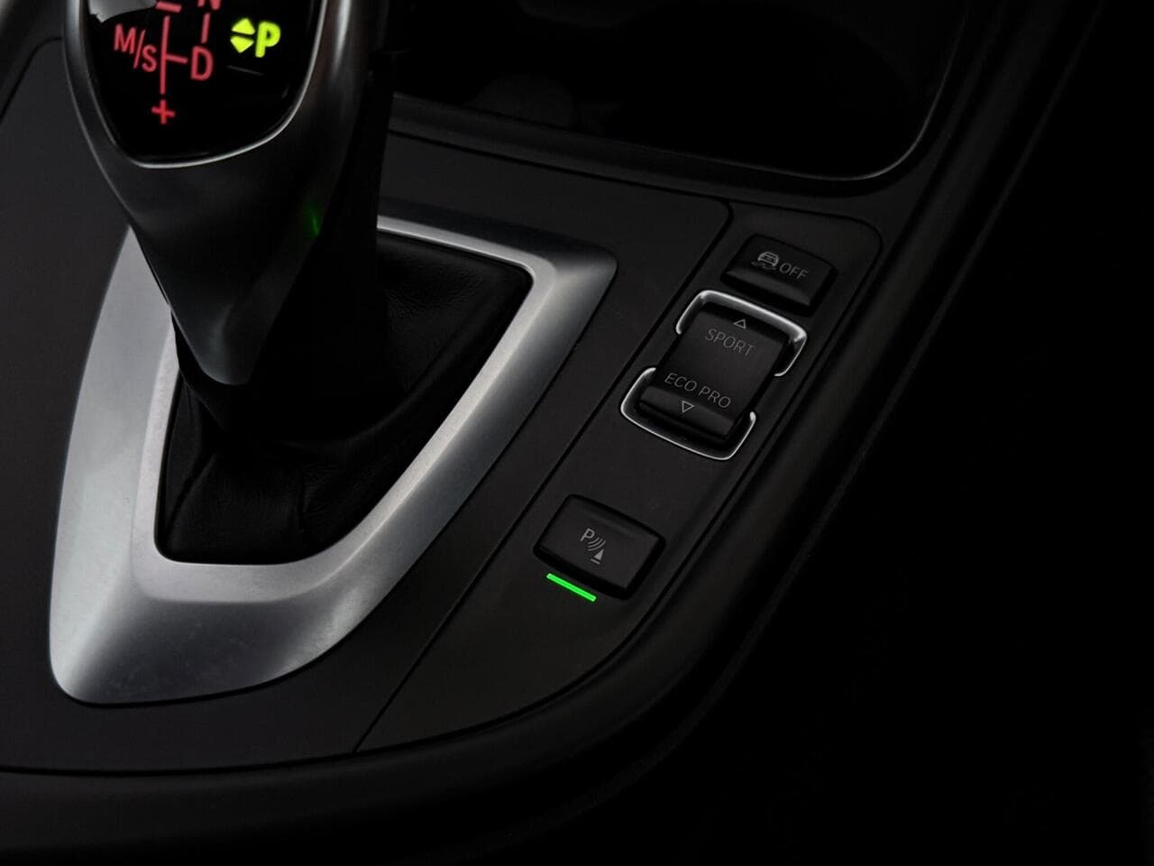 BMW 4 Series thumbnail Misc Controls