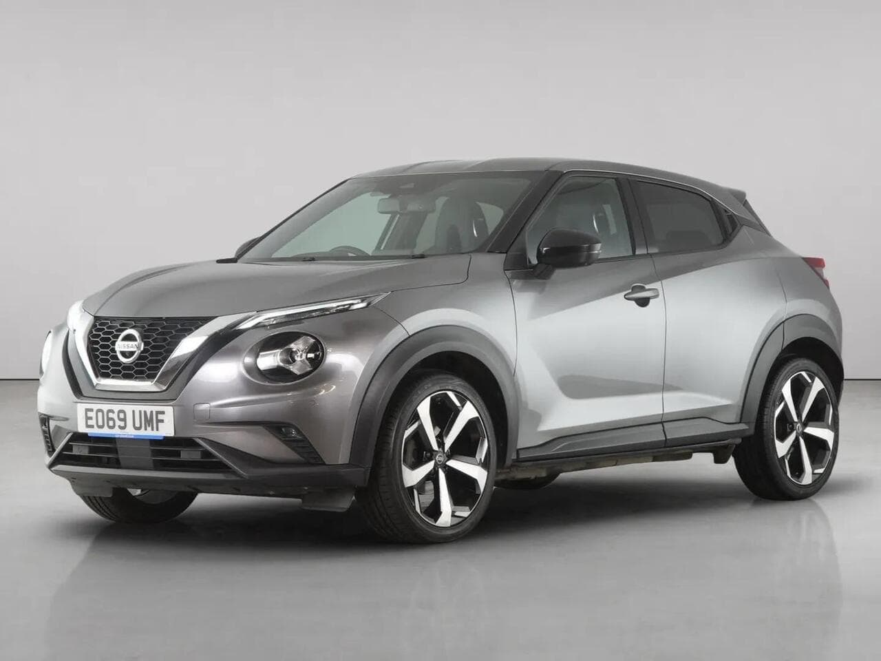 Nissan Juke thumbnail Front Left
