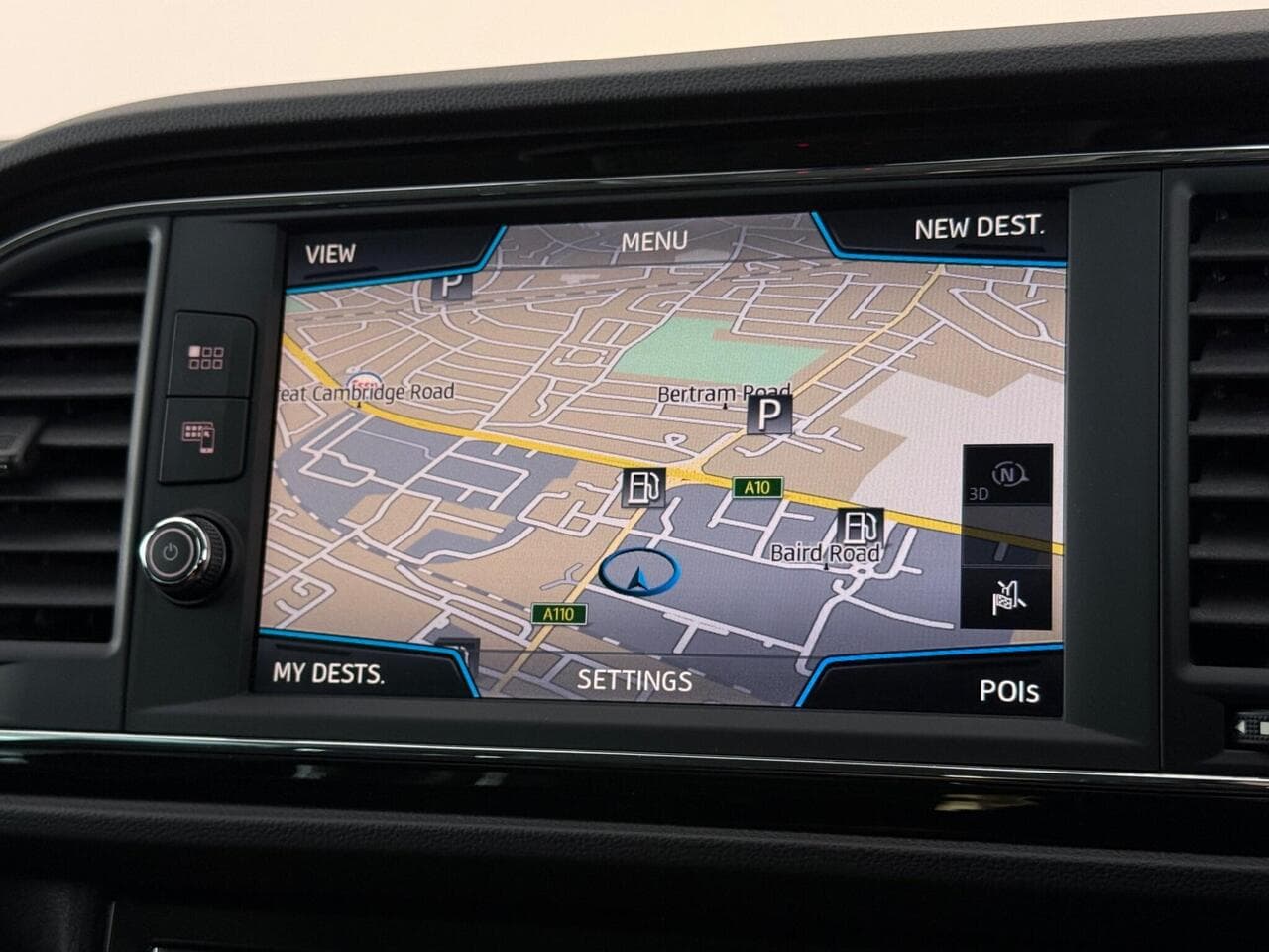 SEAT Leon thumbnail Infotainment System