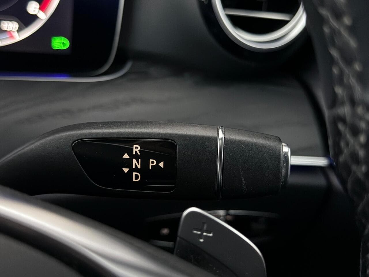 Mercedes-Benz E Class thumbnail Misc Controls