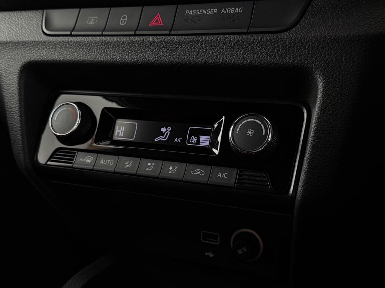Skoda Fabia thumbnail Misc Controls