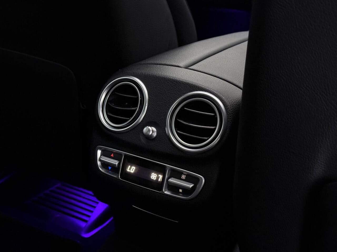 Mercedes-Benz E Class thumbnail Misc Controls
