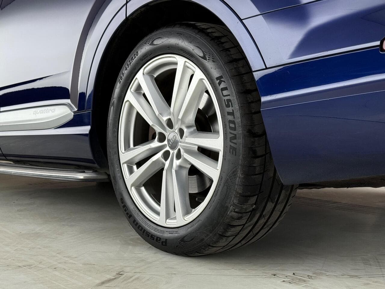 Audi Q7 thumbnail Wheel