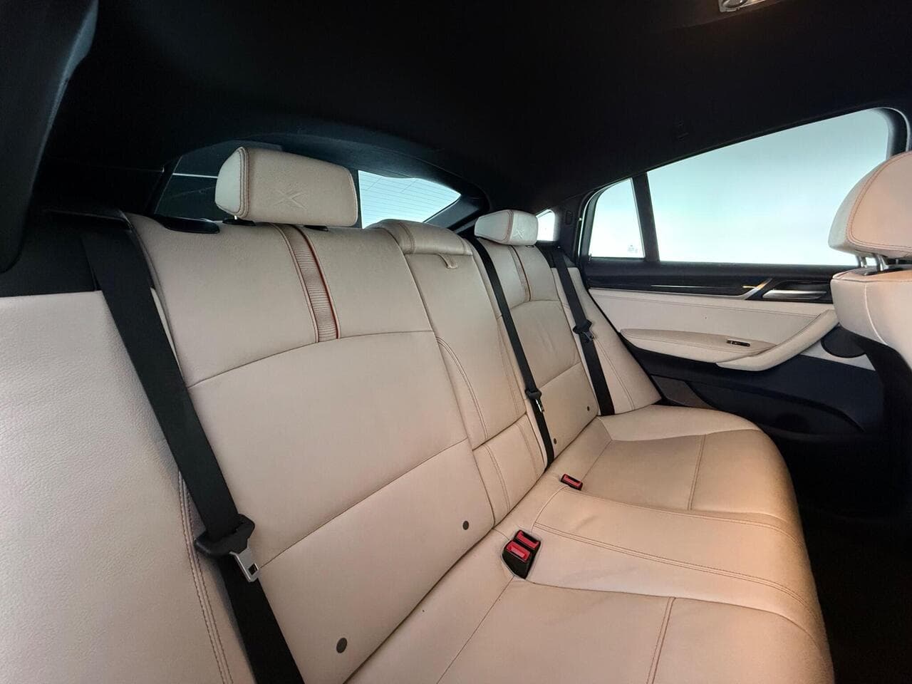 BMW X4 thumbnail Seats Rear