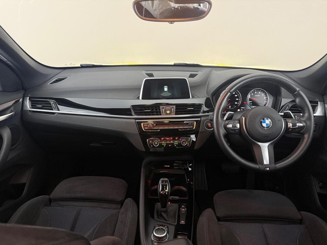 BMW X1 thumbnail Interior Front