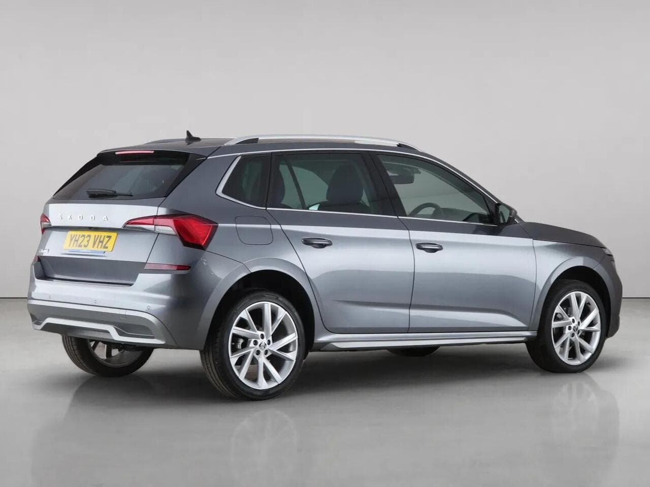 Skoda Kamiq thumbnail Side Right