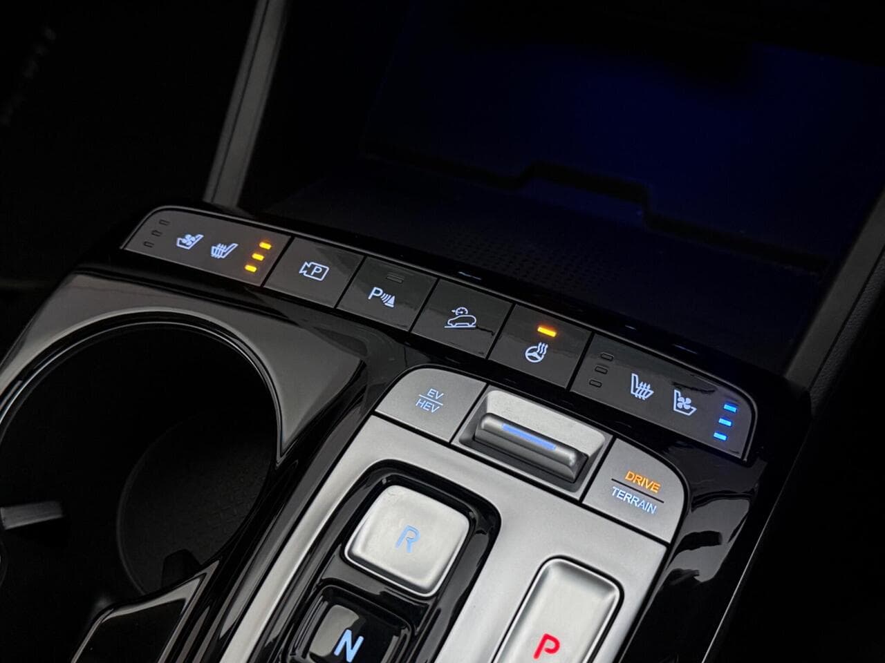 Hyundai TUCSON thumbnail Misc Controls