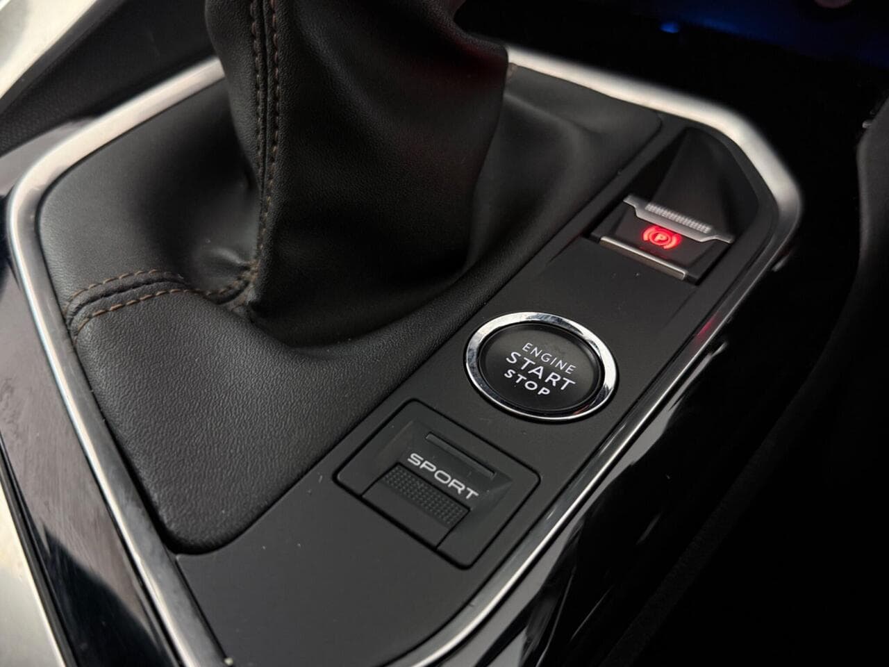 Peugeot 5008 thumbnail Misc Controls