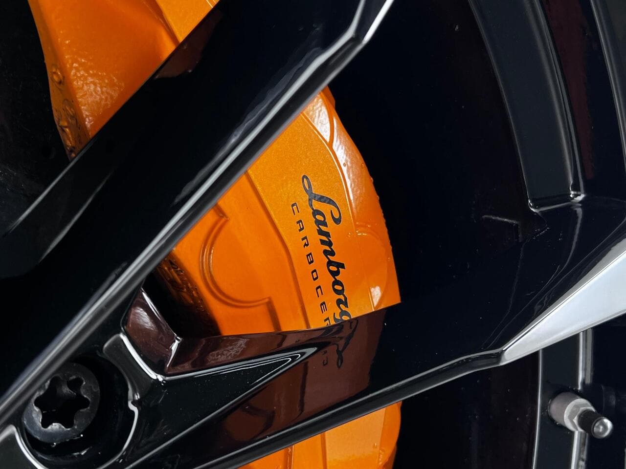 Lamborghini Urus thumbnail Inconclusive