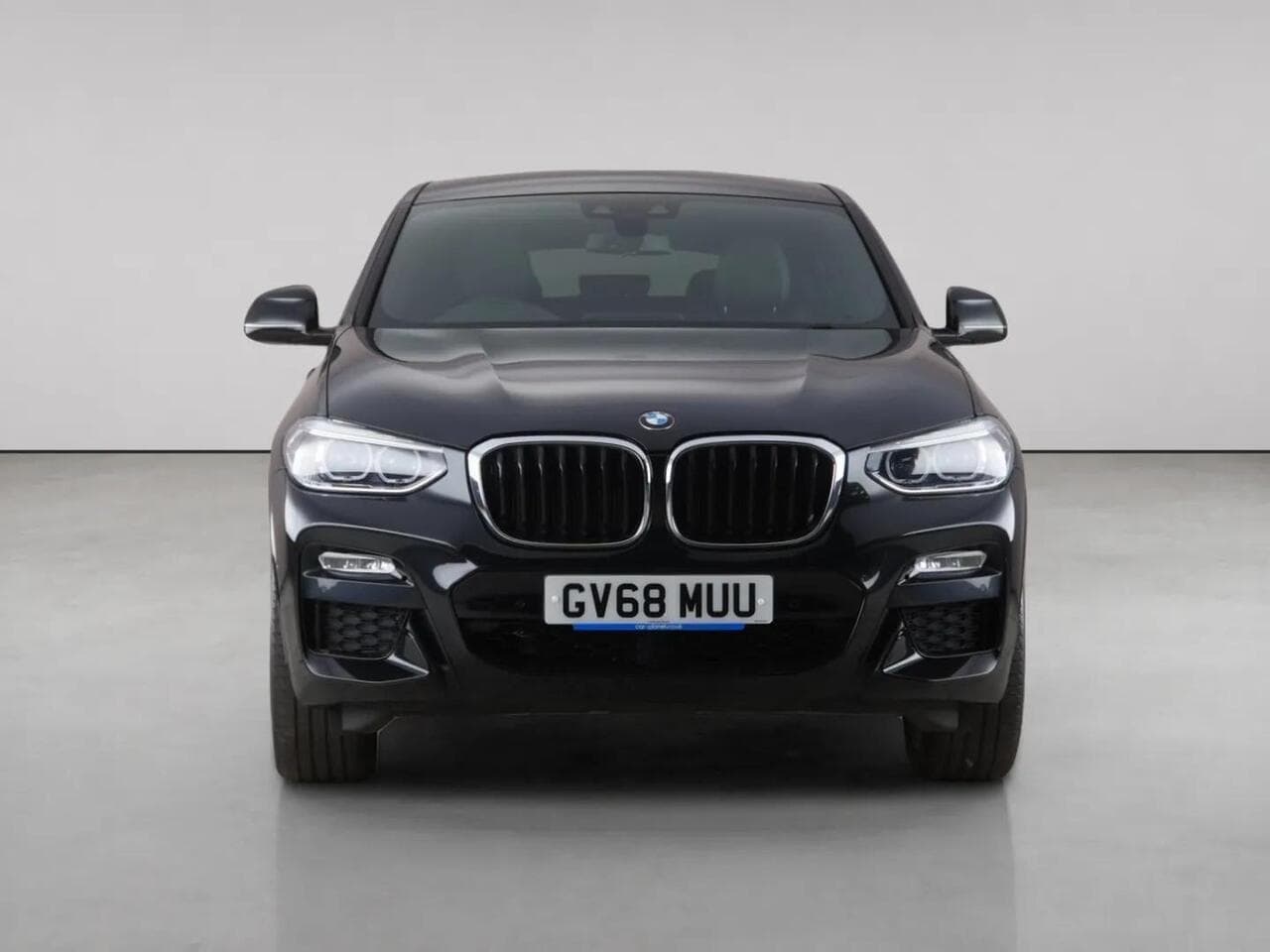 BMW X4 thumbnail Front