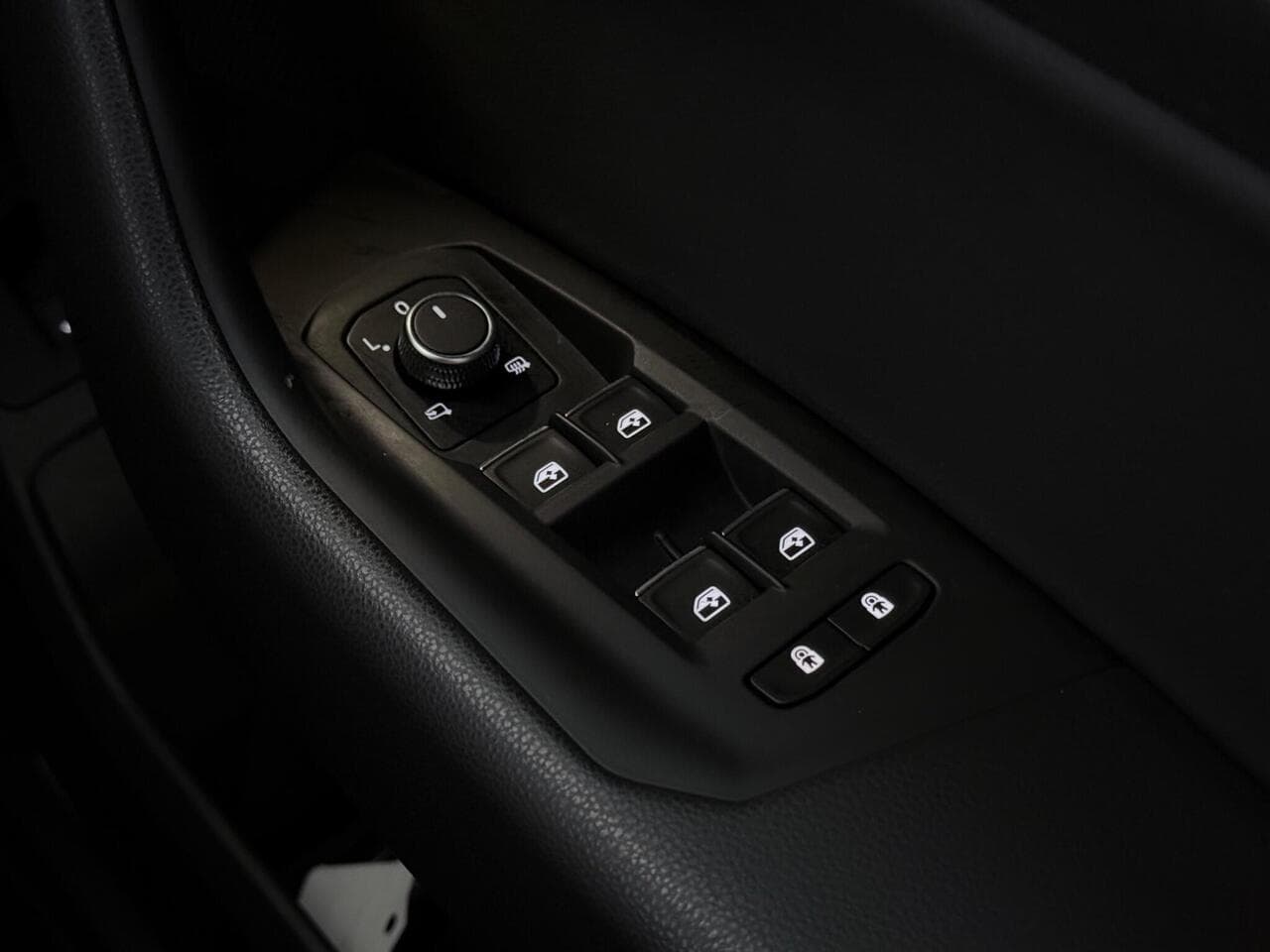 Volkswagen Touareg thumbnail Misc Controls