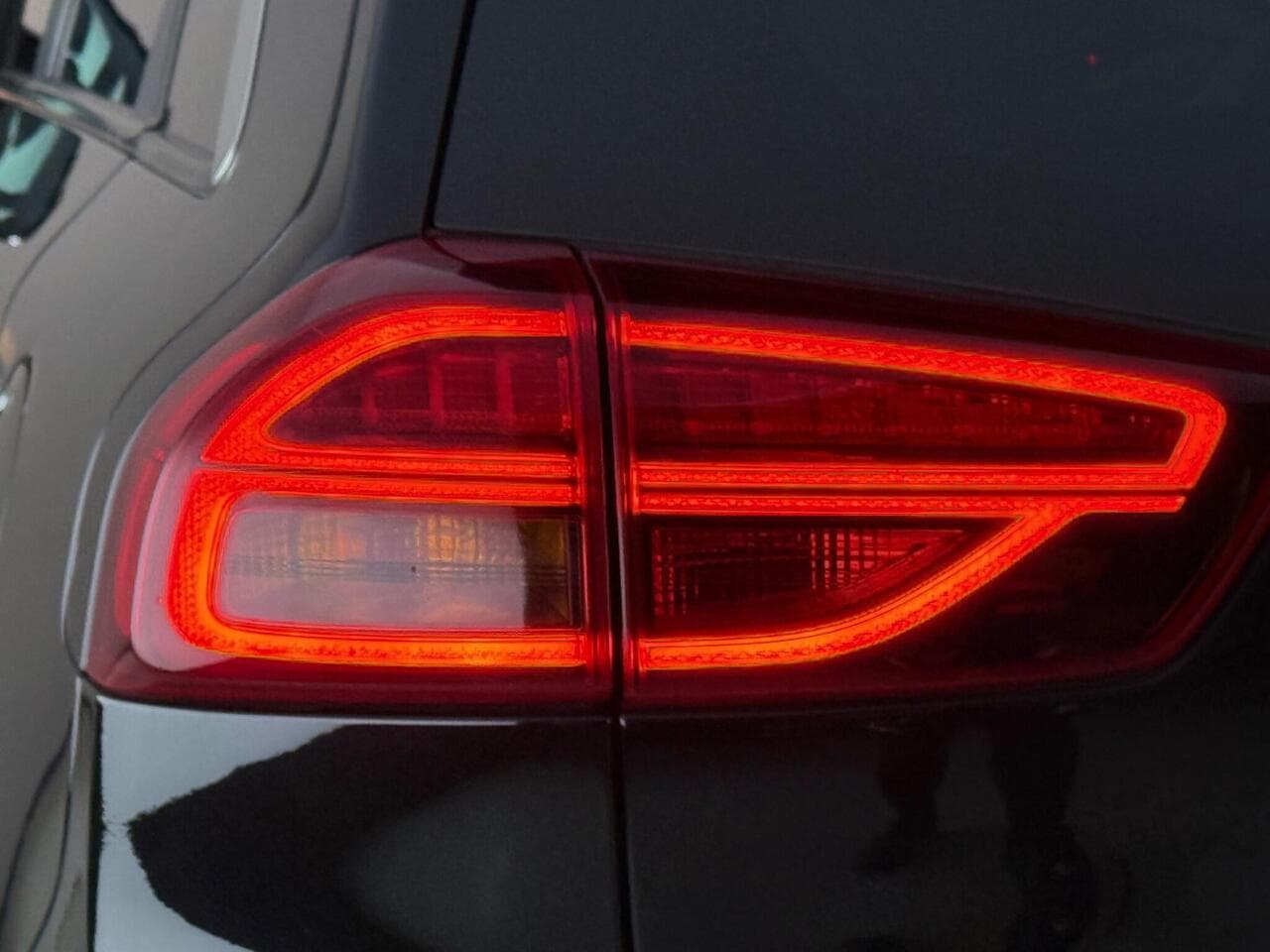 Kia Niro thumbnail Lights Rear
