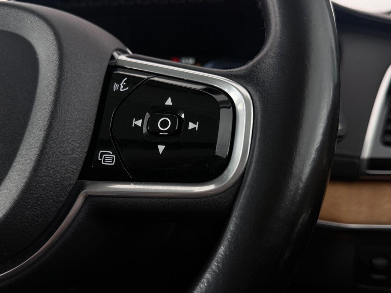 Volvo XC90 thumbnail Misc Controls